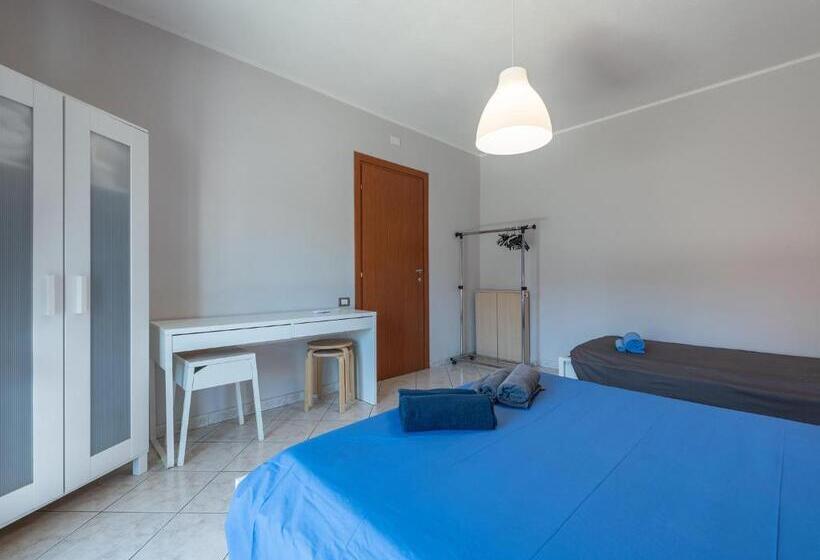 חדר סטנדרט לשלושה עם מרפסת, Spritz Bed & Breakfast