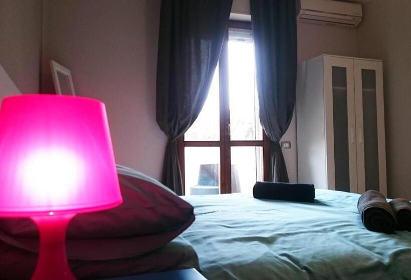 Трехместный Номер Стандарт с Балконом, Spritz Bed & Breakfast