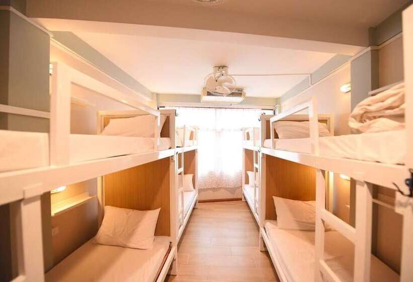 Cama em Quarto Compartilhado, All In One Hostel