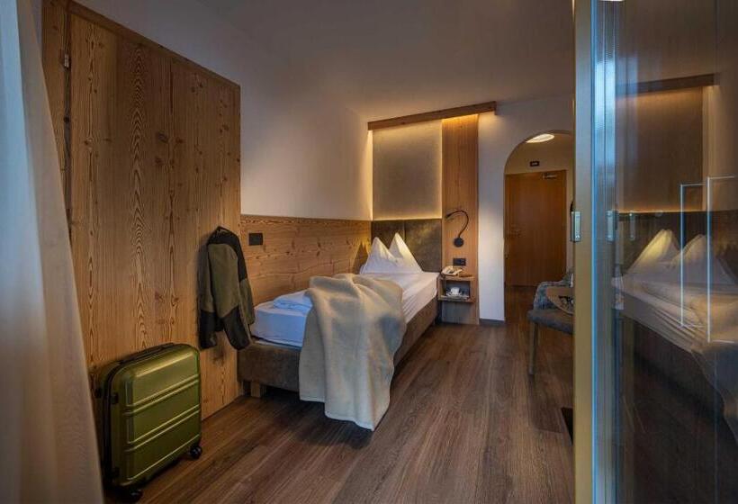 标准单人间, Almhotel Lenz