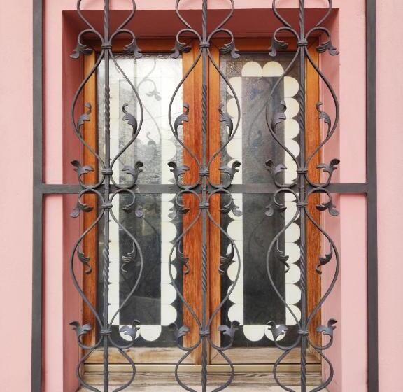 اتاق استاندارد, Aduepassi