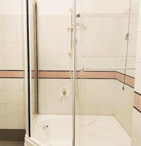 اتاق استاندارد, Aduepassi