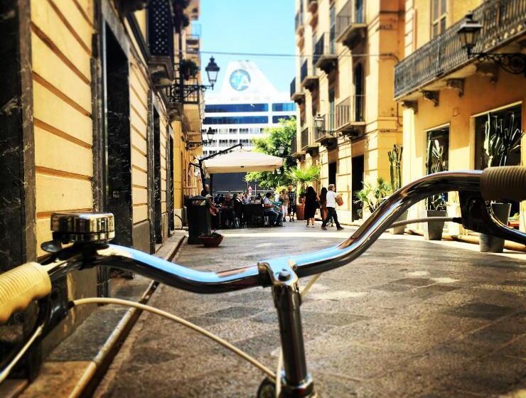 带阳台的豪华间, Torrearsa 17