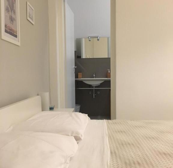 标准间, Torrearsa 17