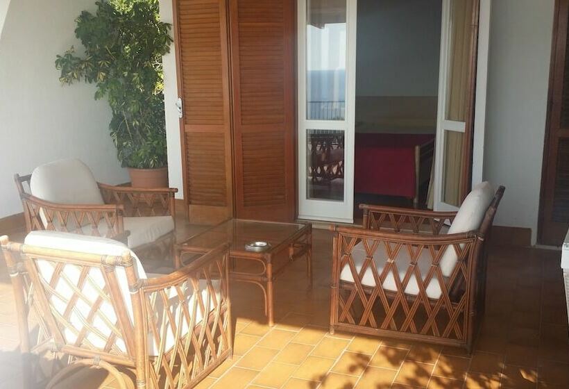 Triple Room Sea View, Villa Betta