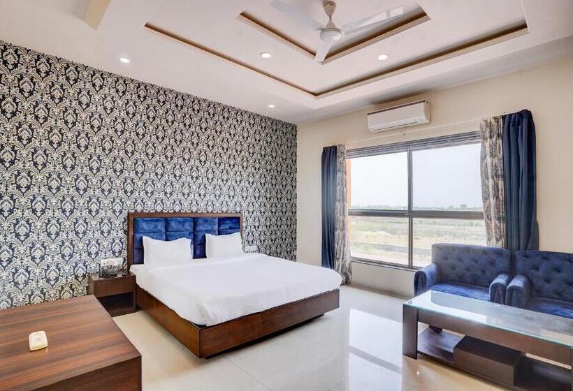 基本间, Amrit Manthan