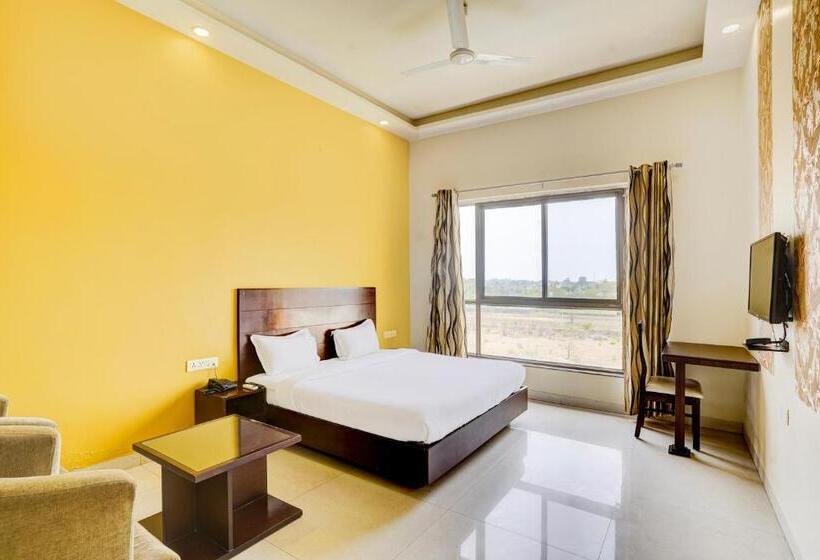 舒适三人间, Amrit Manthan