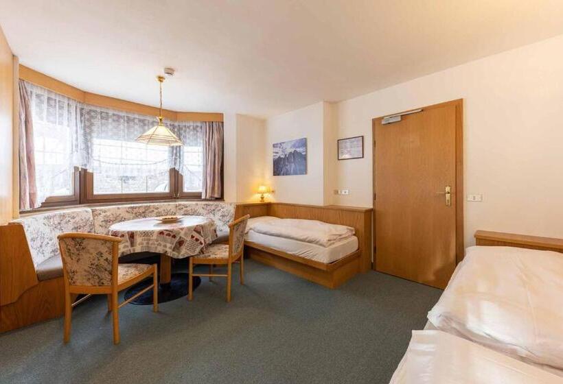 Apartament Superior 1 Sypialnia, Appartamenti Arnica