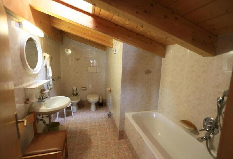 1 Bedroom Penthouse Apartment, Appartamenti Arnica