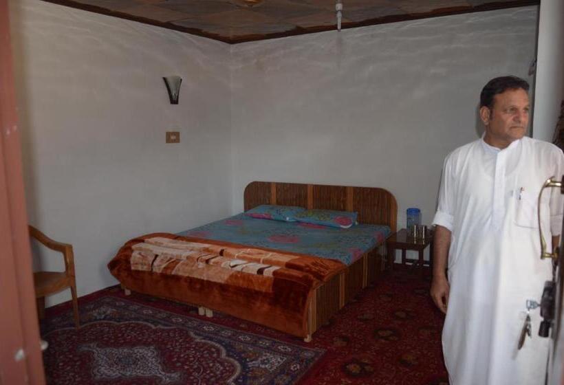 디럭스 룸, Howrah Guest House