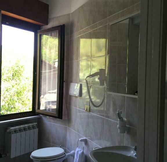 חדר סטנדרט לשלושה עם מרפסת, Iscla