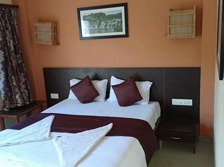 חדר דלוקס, Rajeshwar