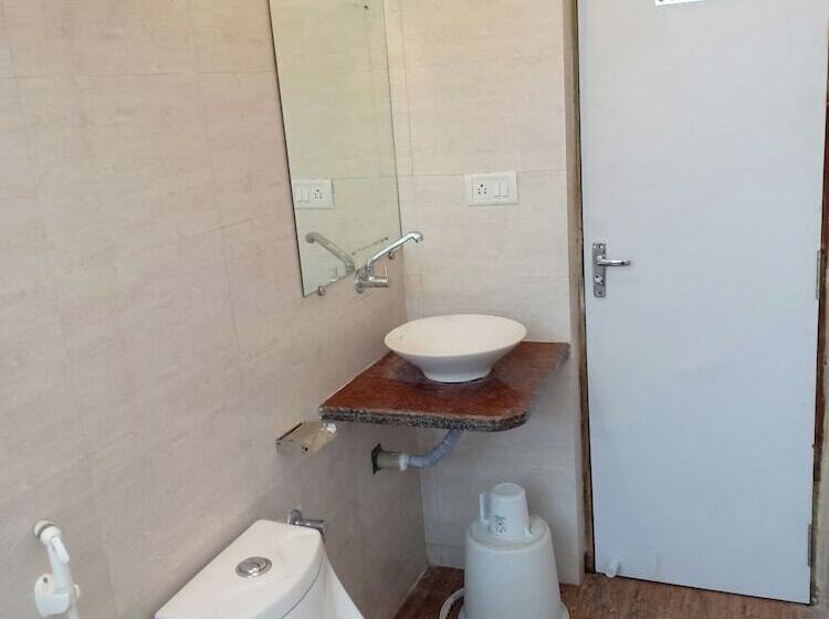 חדר דלוקס, Rajeshwar