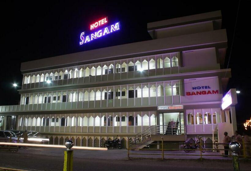 豪华房间, Sangam
