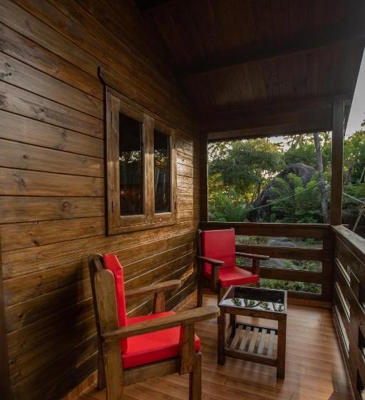 Cabana Deluxe, Ourem Palace