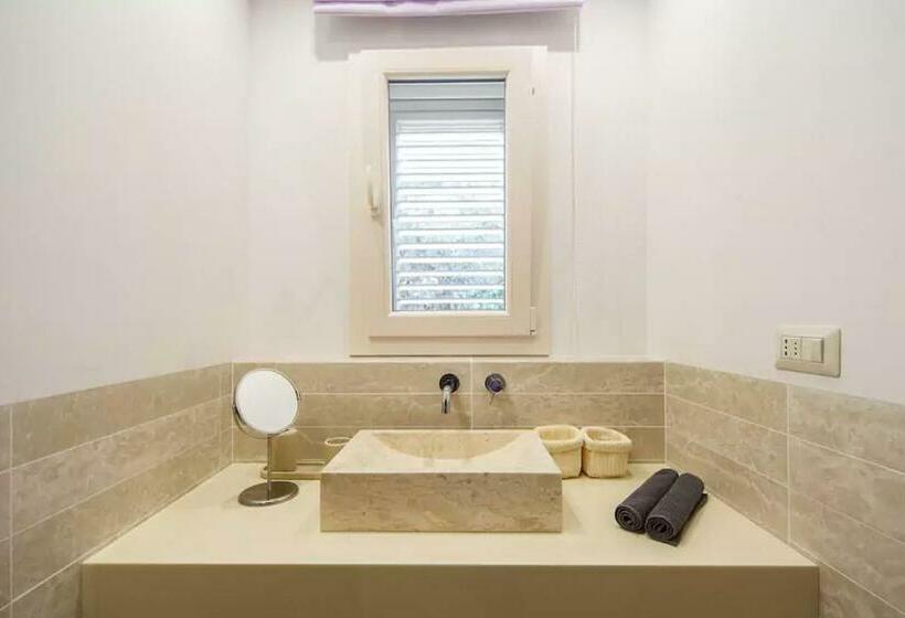 חדר משפחתי נוף לגינה, B&b Antico Ulivo