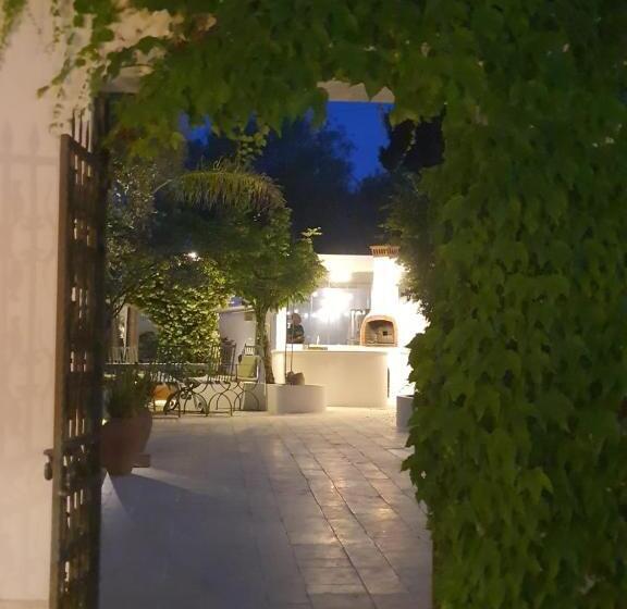 חדר משפחתי נוף לגינה, B&b Antico Ulivo