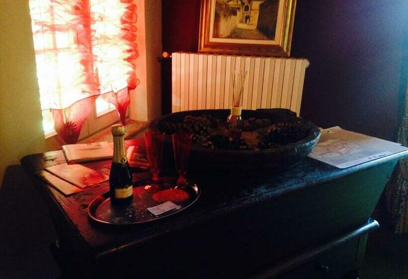 إستوديو قياسى مزودة بتراس, B&b Il Castello Del Ghiro Rent E Bike