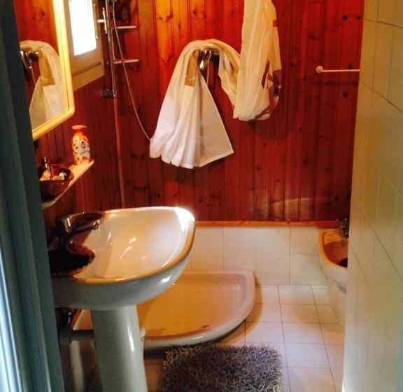 إستوديو قياسى مزودة بتراس, B&b Il Castello Del Ghiro Rent E Bike