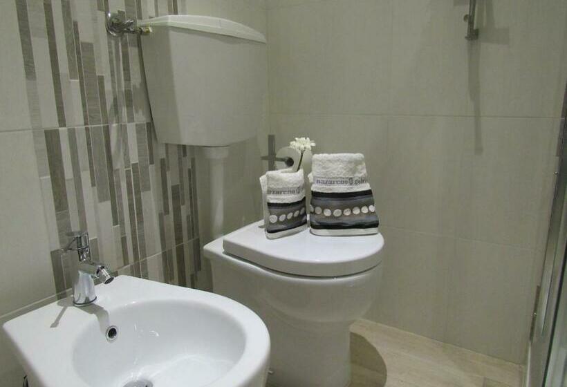 חדר סטנדרט, La Voce Del Violino