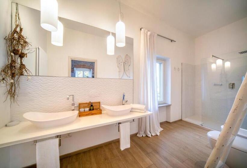 Люкс с Балконом, Langhe Country House