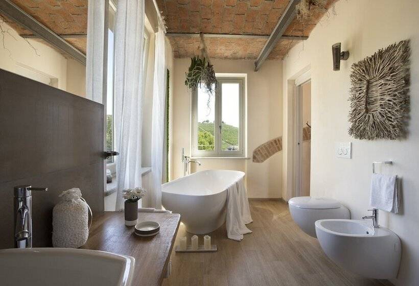 سوئیت جونیور با چشم‌انداز باغ, Langhe Country House