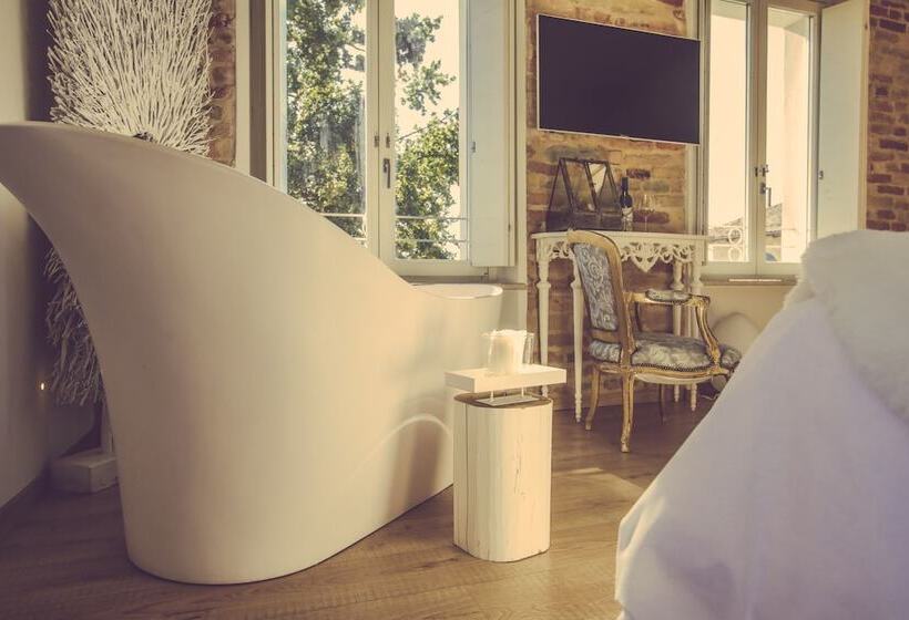 Люкс с Балконом, Langhe Country House