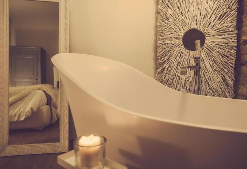 Люкс с Балконом, Langhe Country House