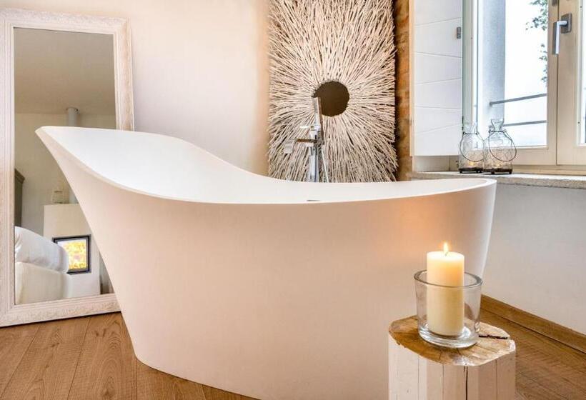 Люкс с Балконом, Langhe Country House