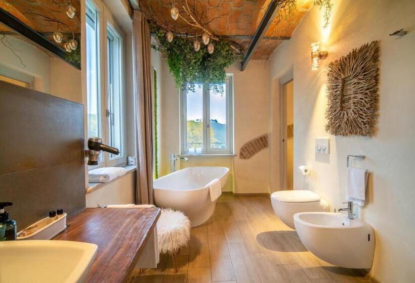 سوئیت جونیور با چشم‌انداز باغ, Langhe Country House