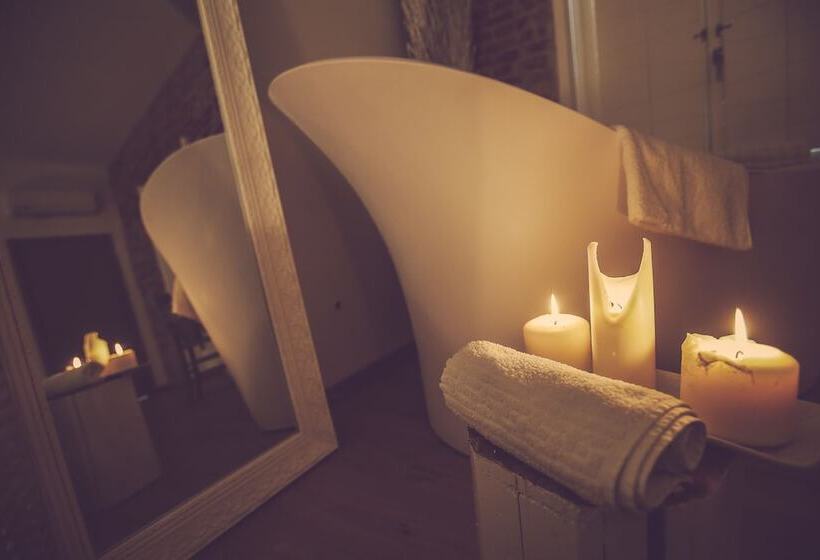 Люкс с Балконом, Langhe Country House