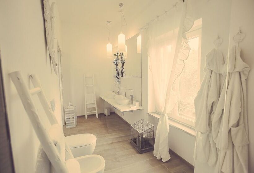 Люкс с Балконом, Langhe Country House