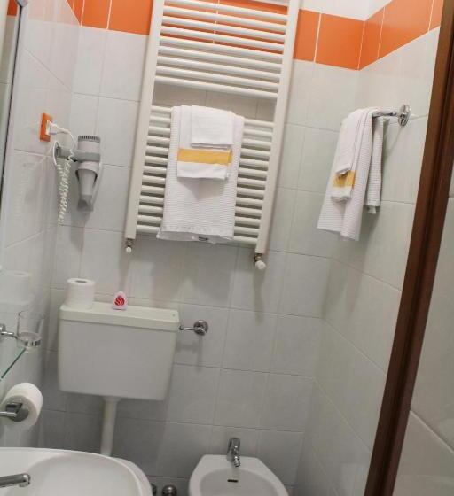 غرفة إقتصادية, I Mattoni Rossi