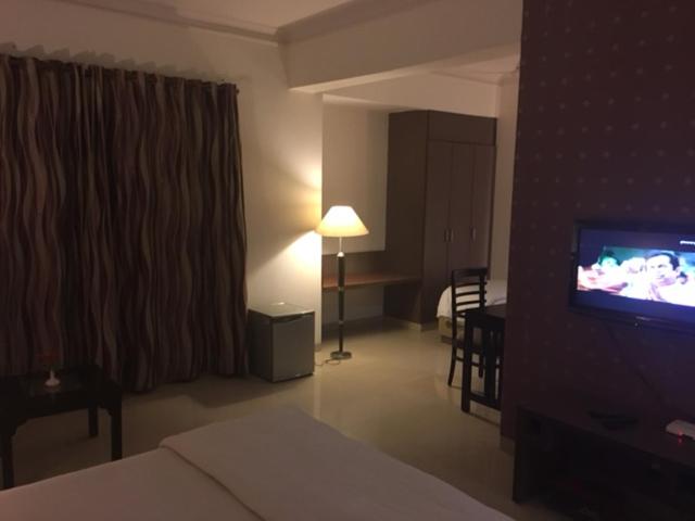 이그제큐티브 트리플, Shiva Oasis Resort