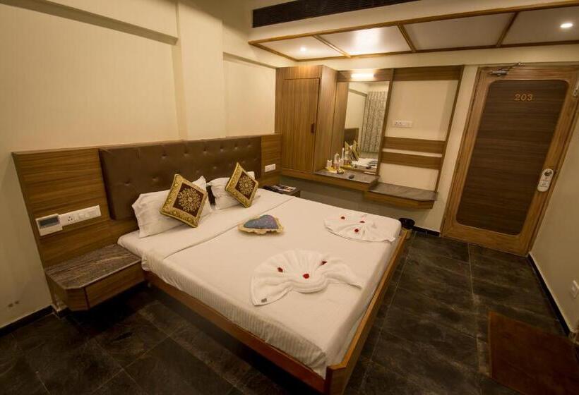 豪华房间, Sri Janakiram Hotels