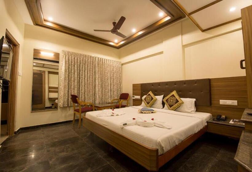 豪华房间, Sri Janakiram Hotels