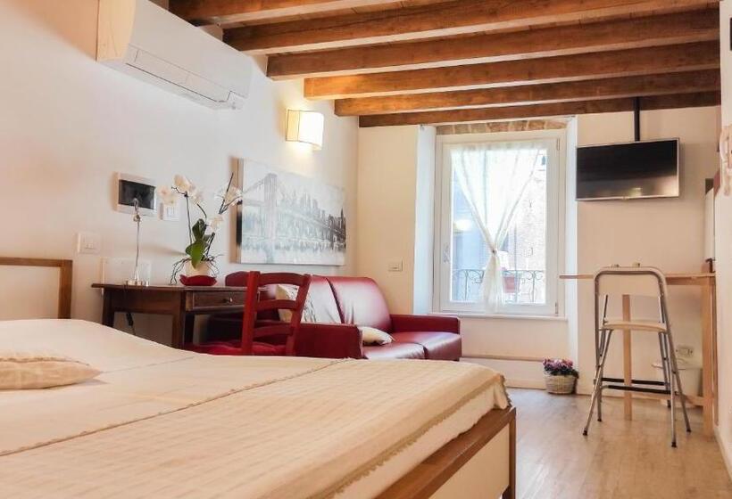 اتاق پریمیوم چهارنفره, B&b Ai Musei