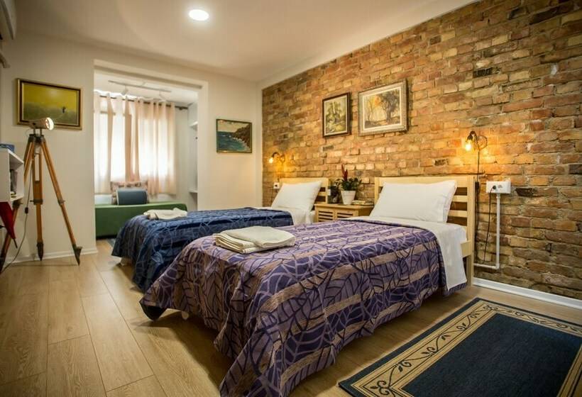 اتاق سوپریور با چشمانداز باغ, B&b Artistic Tirana