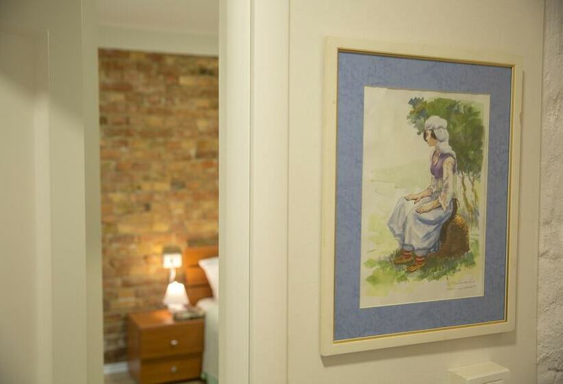 اتاق لوکس, B&b Artistic Tirana