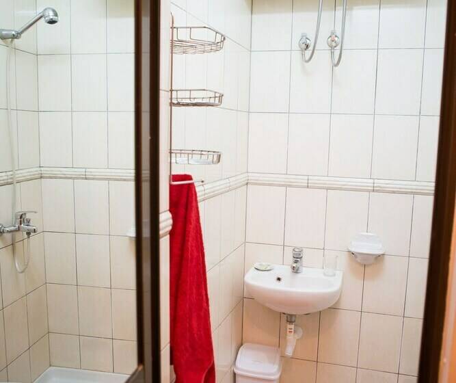 اتاق استاندارد, B&b Artistic Tirana