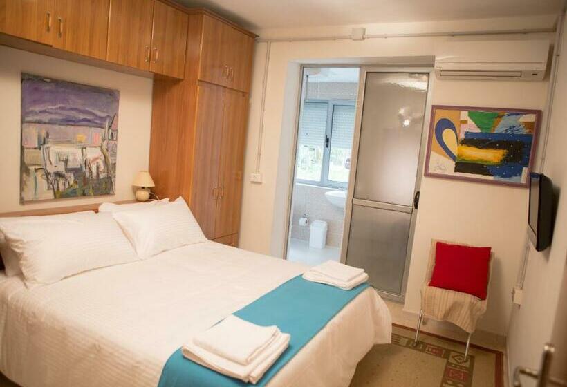 اتاق استاندارد با بالکن, B&b Artistic Tirana