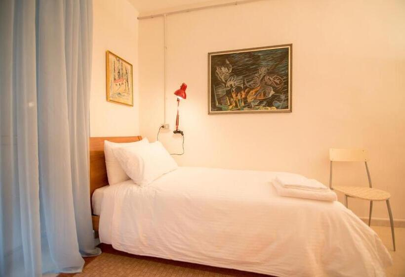 اتاق استاندارد, B&b Artistic Tirana