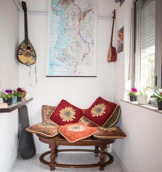 اتاق استاندارد, B&b Artistic Tirana