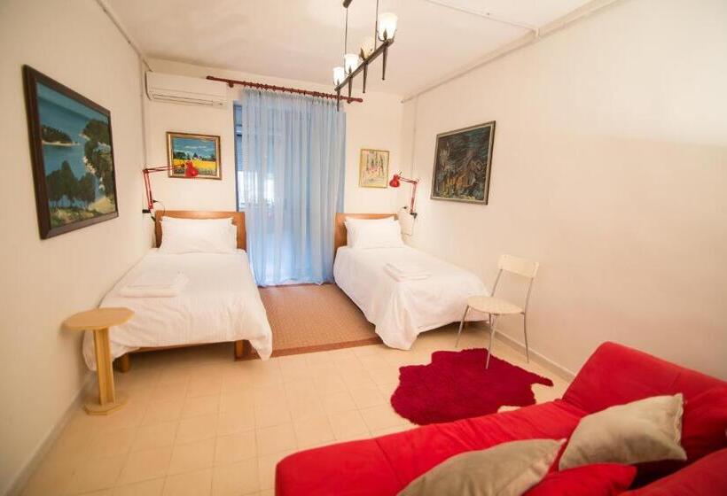 اتاق استاندارد, B&b Artistic Tirana