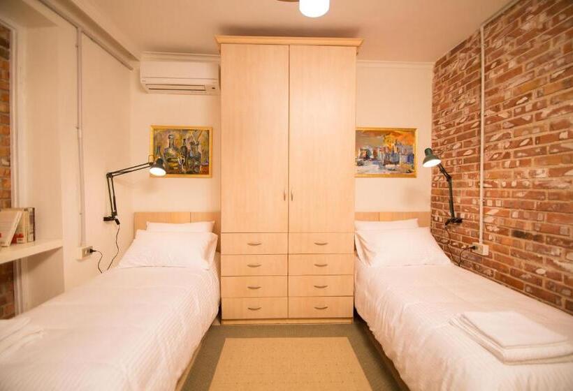 اتاق استاندارد, B&b Artistic Tirana