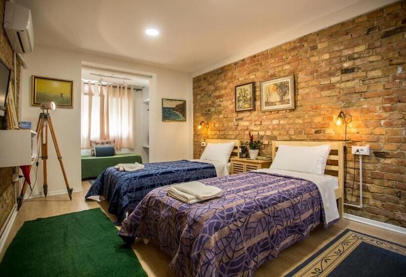 اتاق سوپریور با چشم‌انداز باغ, B&b Artistic Tirana