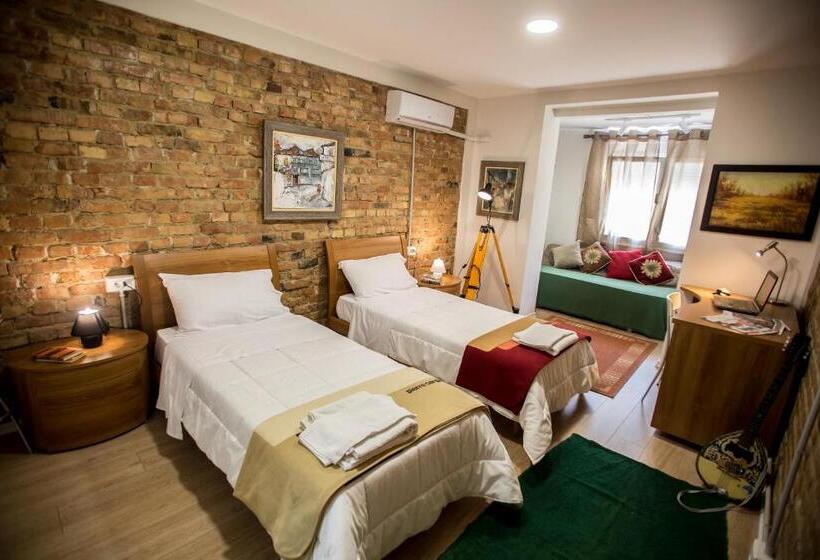 اتاق لوکس, B&b Artistic Tirana