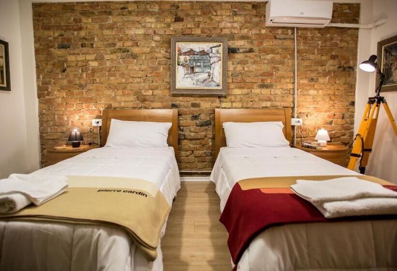 اتاق لوکس, B&b Artistic Tirana