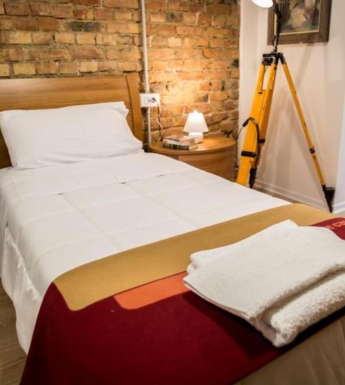 اتاق لوکس, B&b Artistic Tirana