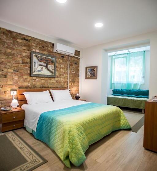 اتاق لوکس, B&b Artistic Tirana